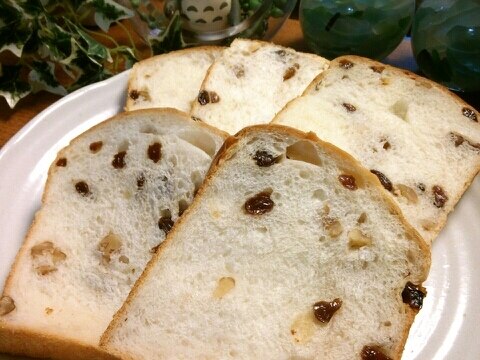 ホシノ天然酵母☆中種法♡胡桃レーズンみるく山食パン